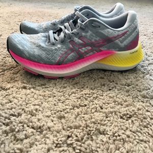 ASICS Kayano Lite Size 7